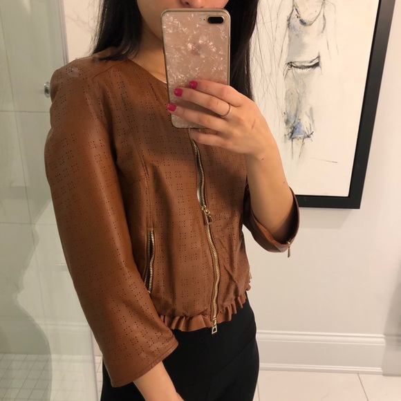 Leather jacket - Picture 2 of 4